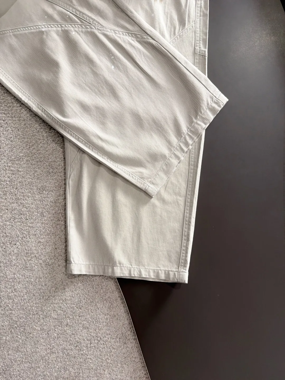 The next day shipped P195 Balenciaga 2026 summer New Arrival elastic casual pants, counter custom fabric Breathable high comfort, impeccable details, brand elements design concept, reflecting high quality. The hand feels delicate and soft! Casual cuts and awesome upper body! Sizes: S-3XL
